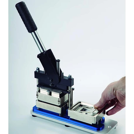 Maschine für Magneten und rechteckige Buttons B-900S