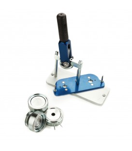 Buttonmaschine mit auswechselbaren Button-Formen B-700